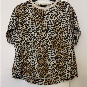 Chic Leopard Print Short Sleeve Top